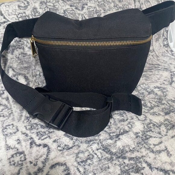 Herschel Supply Co Light Weight Fanny Bum Bag in Black - Picture 2 of 9